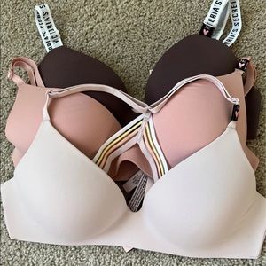 Victoria Secret T-Shirt Wireless Bras 34C NEW